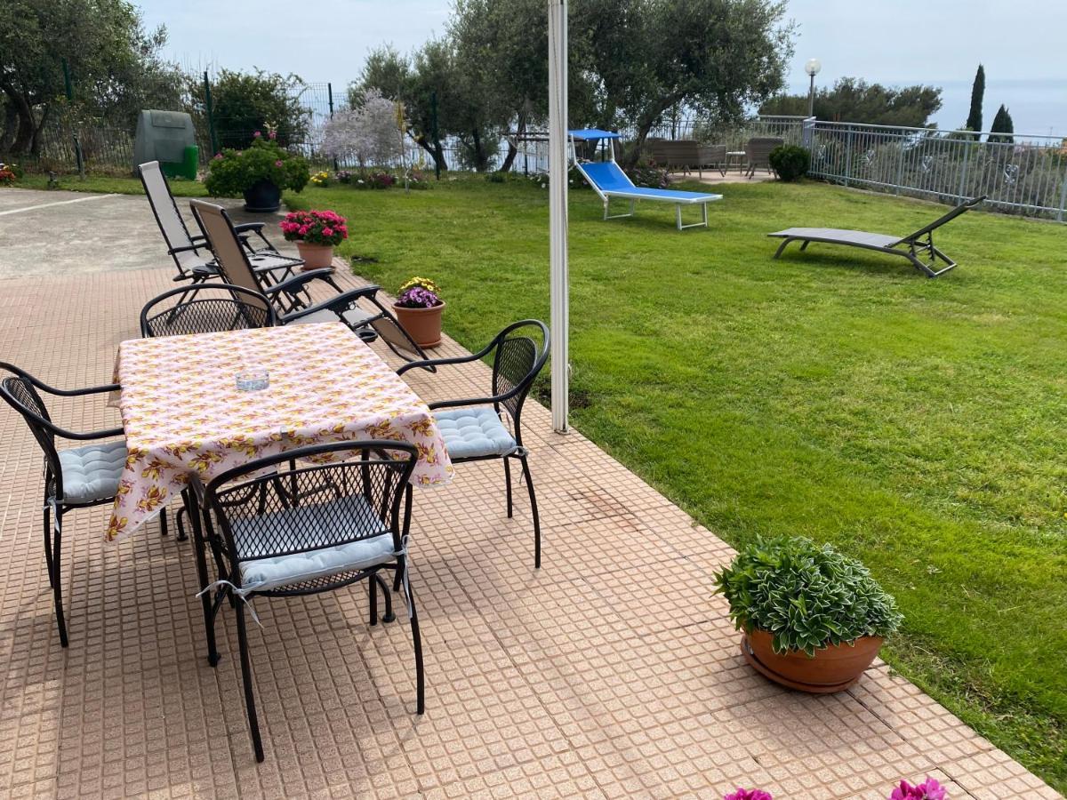 Casa Vista Mare - Superb Garden And Parking Included Vila Imperia Exterior foto