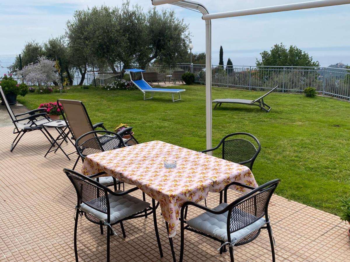 Casa Vista Mare - Superb Garden And Parking Included Vila Imperia Exterior foto