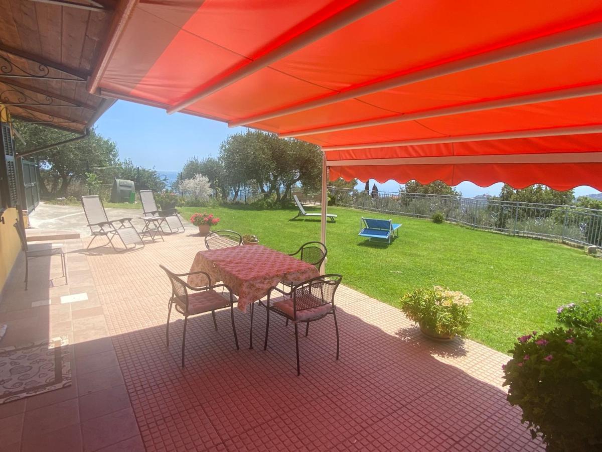 Casa Vista Mare - Superb Garden And Parking Included Vila Imperia Exterior foto